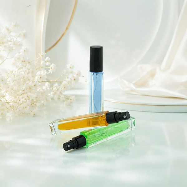 محفظه نگهدارنده عطر مدل شیشه ای مکعب ظرفیت 10 میلیلیتر