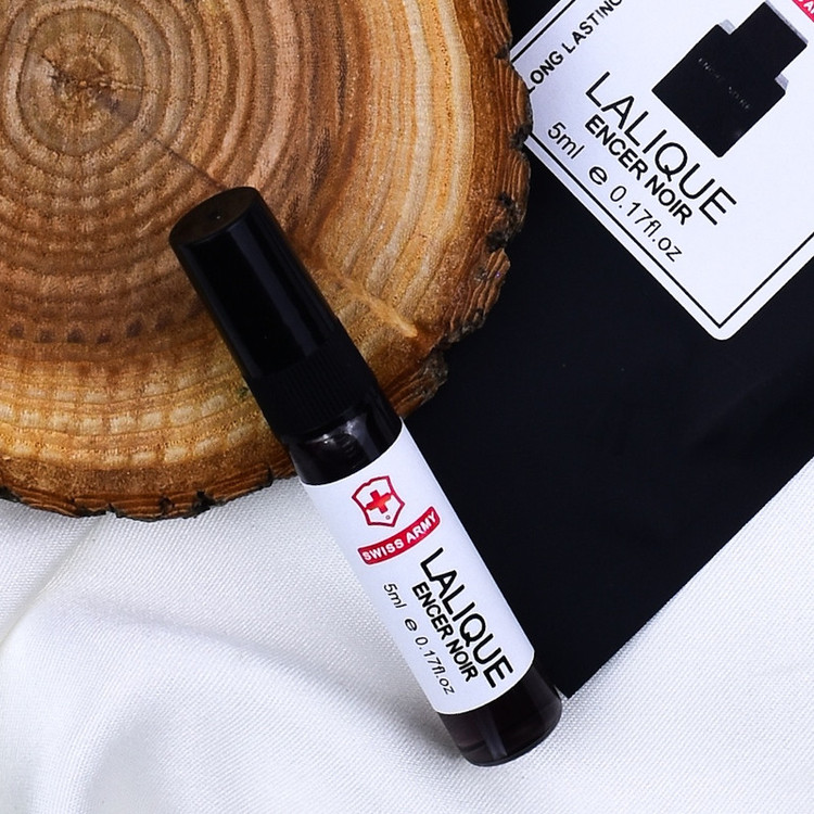 عطر جیبی مردانه سوئیس آرمی مدل لالیک نویر با رایحه خنک حجم 5 میلیلیتر