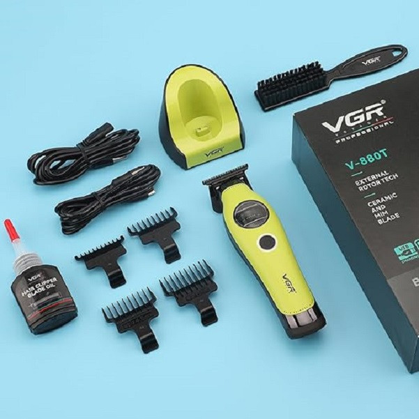 ماشین اصلاح موی صورت شارژی وی جی ار مدل V-880 T با تیغه سرامیکی خودتیز شونده، طراحی ارگونومیک، قابلیت شارژ سریع و اصلاح با شماره صفر