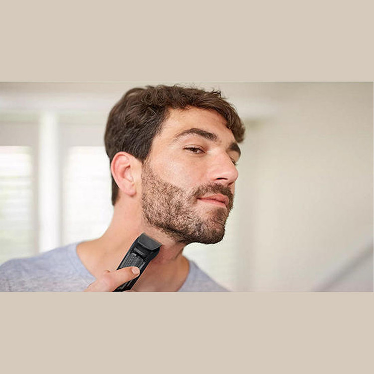 ماشین اصلاح موی سر و صورت فیلیپس مدل MG3710/15 با تیغه استیل ضد زنگ خودتیزشونده، باتری قابل شارژ با 60 دقیقه استفاده بیسیم، طراحی ارگونومیک و قابلیت اصلاح خط زن و حجم زن همراه با تریمر گوش و بینی