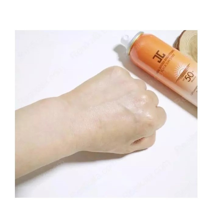 اسپری ضد آفتاب بی رنگ جی جون SPF50 مدل real مناسب انواع پوست حجم 100 میلی لیتر