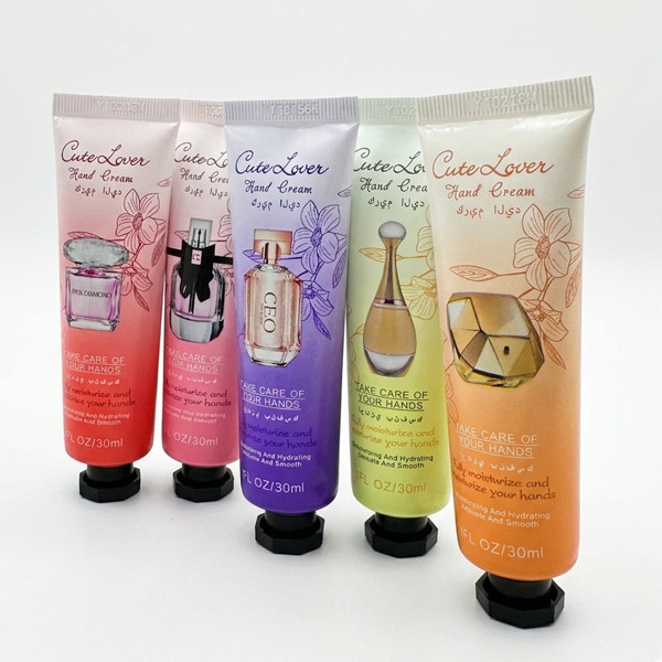 کرم مرطوبکننده دست کیوت لاور مدل ادکلنی مناسب برای انواع پوست حجم 30 میلیلیتر بسته 5 عددی