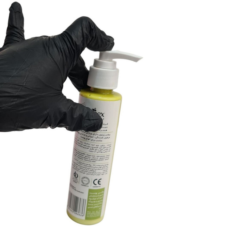 کرم مرطوب کننده سوپکس مدل olive oil مناسب برای انواع پوست حجم 150 میلی لیتر