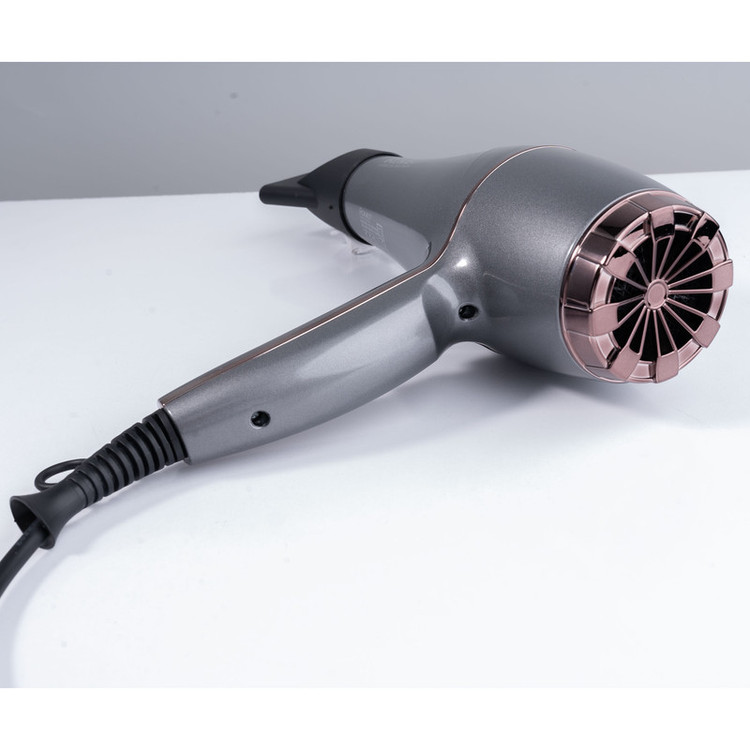 سشوار حرفهای 2200 وات رومئو مدل RM-5858، موتور AC، وزن 450 گرم، المنت فلز، دارای سری متمرکزکننده باریک با ویژگی صافکنندگی، حجمدهندگی، با قابلیت تنظیم دما، باد سرد