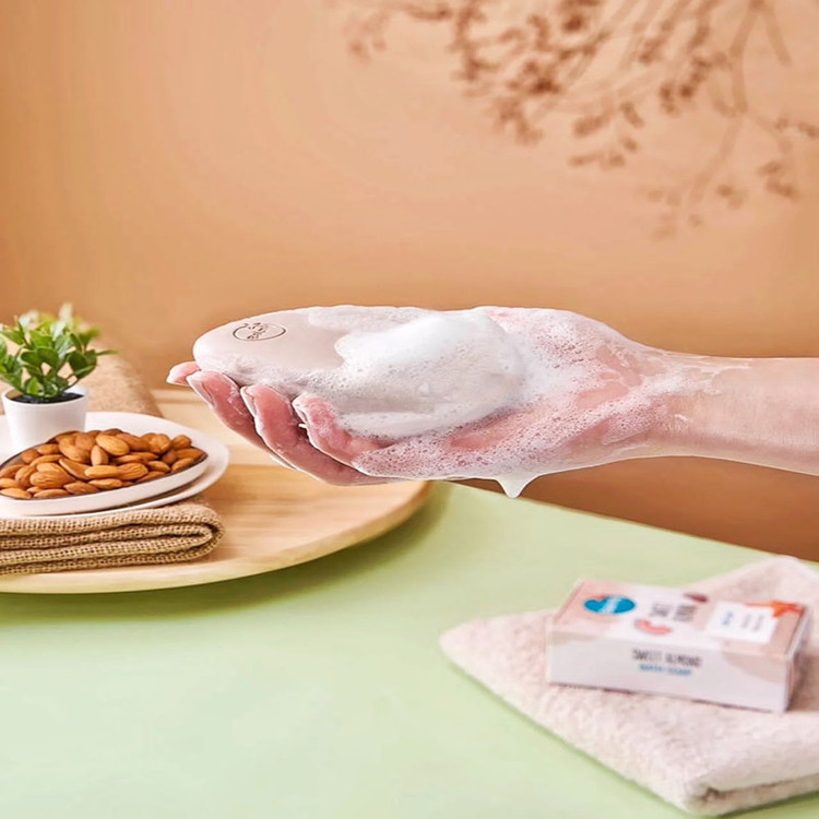 صابون شستشو بالمی مدل SWEET ALMOND وزن 110 گرم
