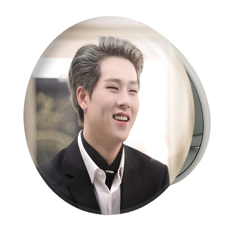 آینه جیبی خندالو طرح جوهان گروه مانستا اکس MONSTA X مدل تاشو کد 21125