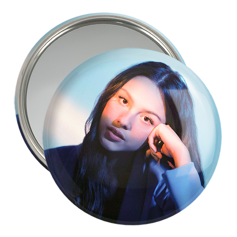 آینه جیبی خندالو مدل اولیویا رودریگو Olivia Rodrigo  کد 19257