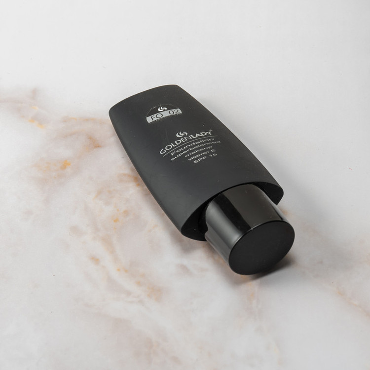کرم پودر مایع SPF 15 گلدن لیدی مدل Desert Golden شماره 02 مناسب برای انواع پوست حجم 30 میلیلیتر