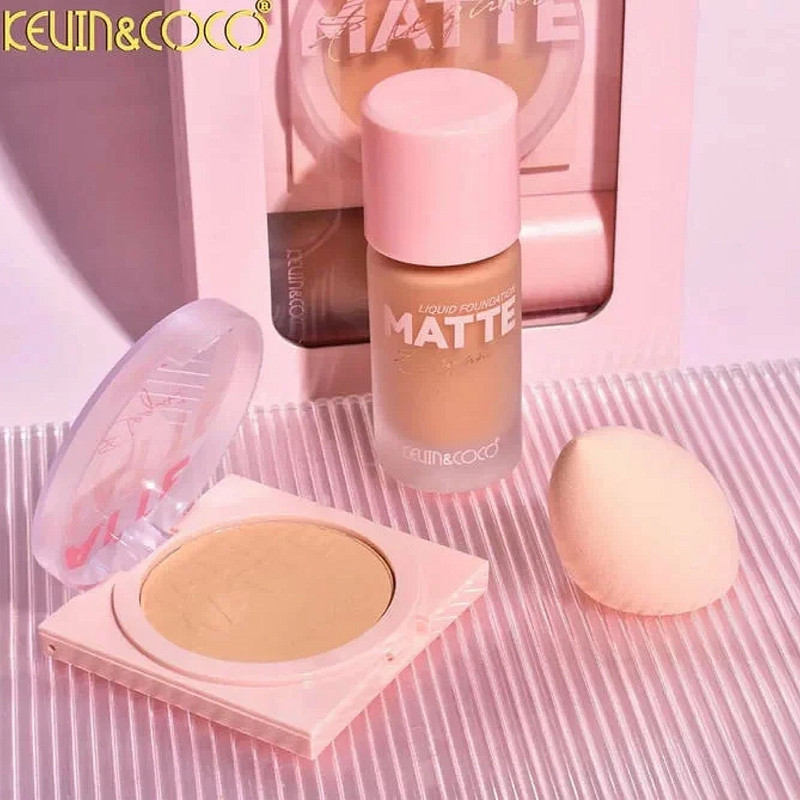 كرم يودر مايع spf 10 كوين اند كوكو مدل w118 شماره 01 مناسب براى انواع پوست حجم 35 ميلى ليتر به همراه پنكيك كوين اند كوكو مدل w118